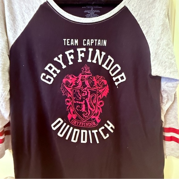 Harry Potter Black and Gray Long Sleeve Tee with Gryffindor Quidditch - Picture 2 of 6